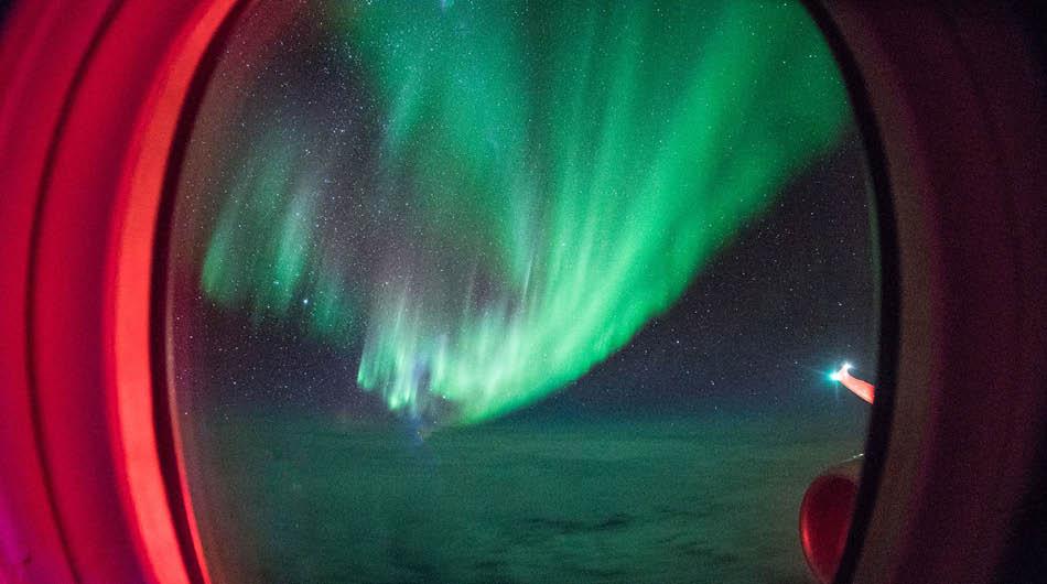 The Southern Lights Flight Is The Only In-Flight Entertainment You'll Ever Want